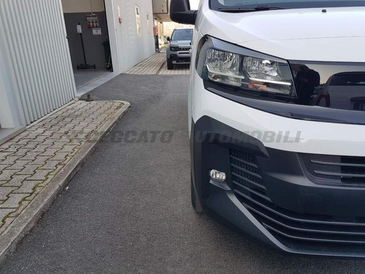 Opel Opel Vivaro usata, con fendinebbia