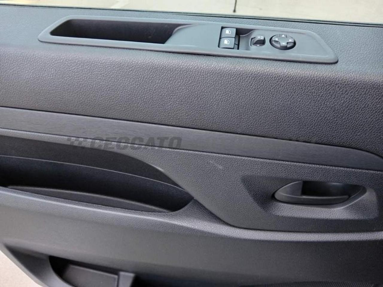 Opel Opel Vivaro usata, con chiusura centralizzata