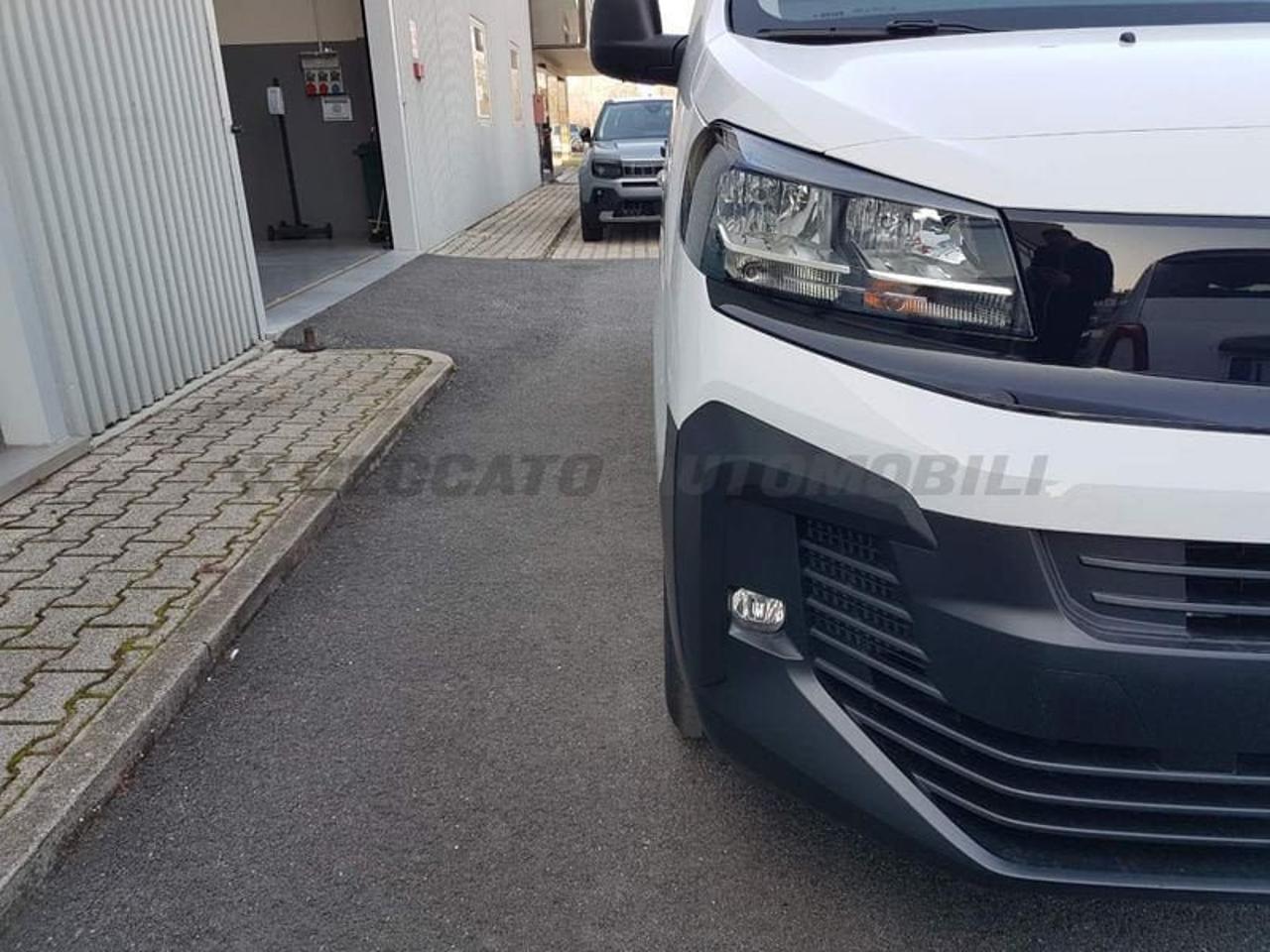 Opel Opel Vivaro usata, con fendinebbia