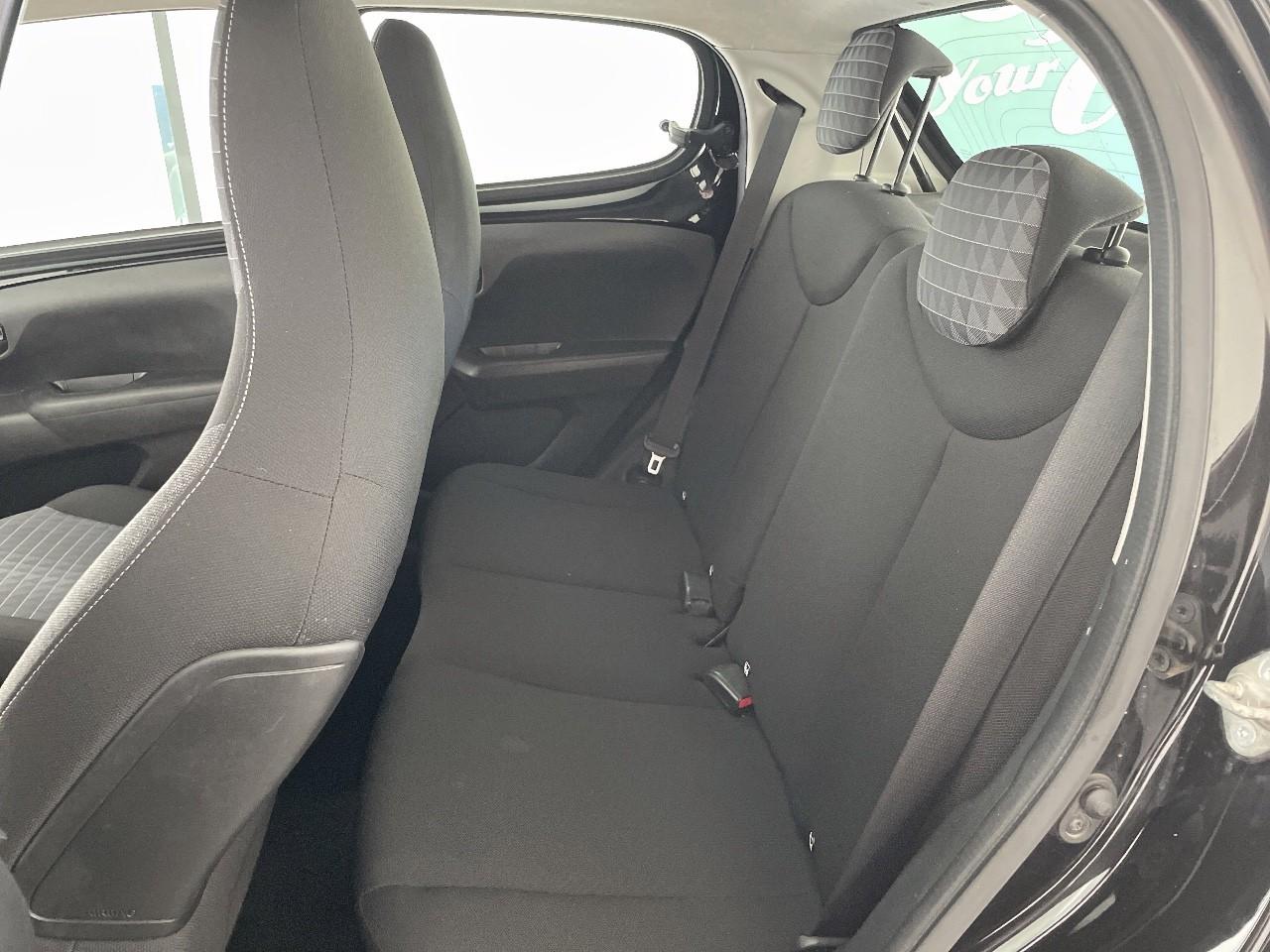 Peugeot Peugeot 108 usata, con 2 poggiatesta sedili ant., 2 poggiatesta sedili post. , con reg. in altezza