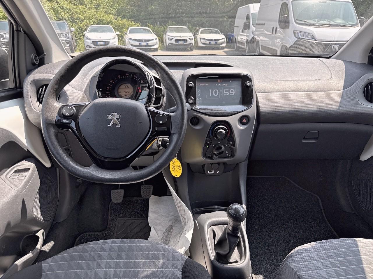 Peugeot Peugeot 108 usata, con copertura bagagli rigida