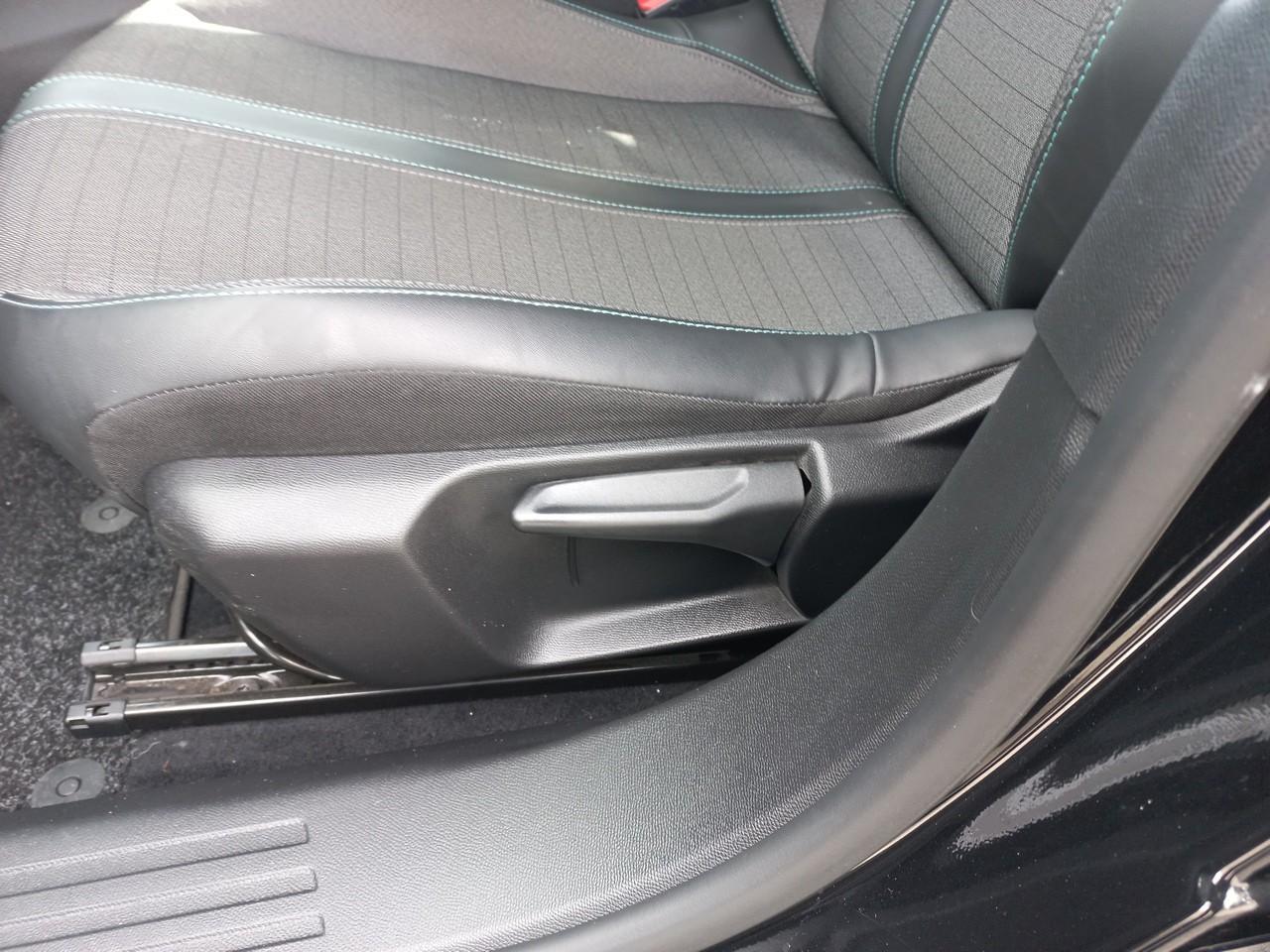 Peugeot Peugeot 2008 usata, con assistenza al parcheggio posteriore e con monitor