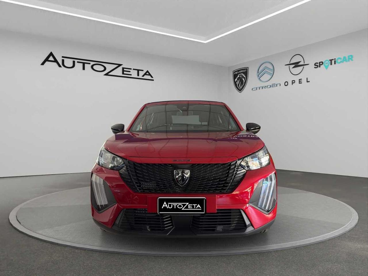 Peugeot Peugeot 2008 usata, con abitacolo e rivestimento del cielo nero