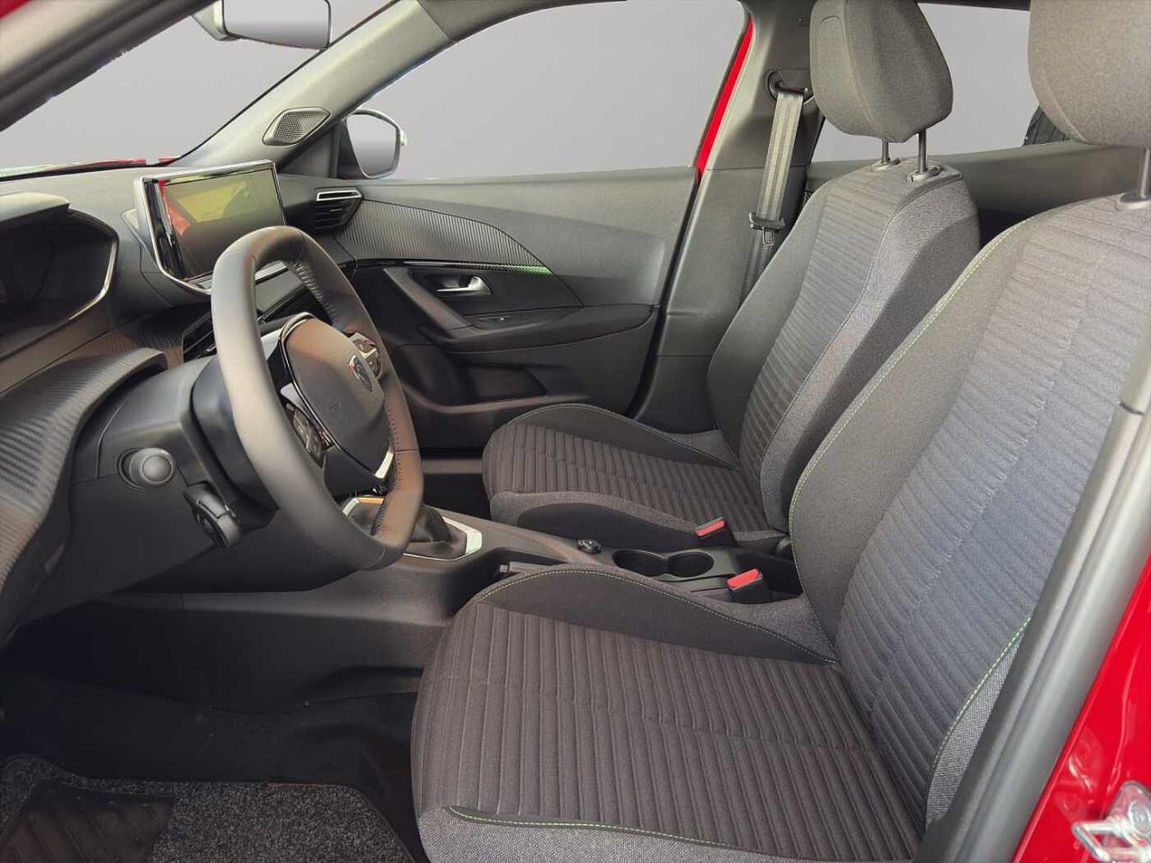 Peugeot Peugeot 2008 usata, con Cerchi in lamiera da 16" con coprimozzo SILOM Grigio Eclat e Nero Orbital, verniciatura mat