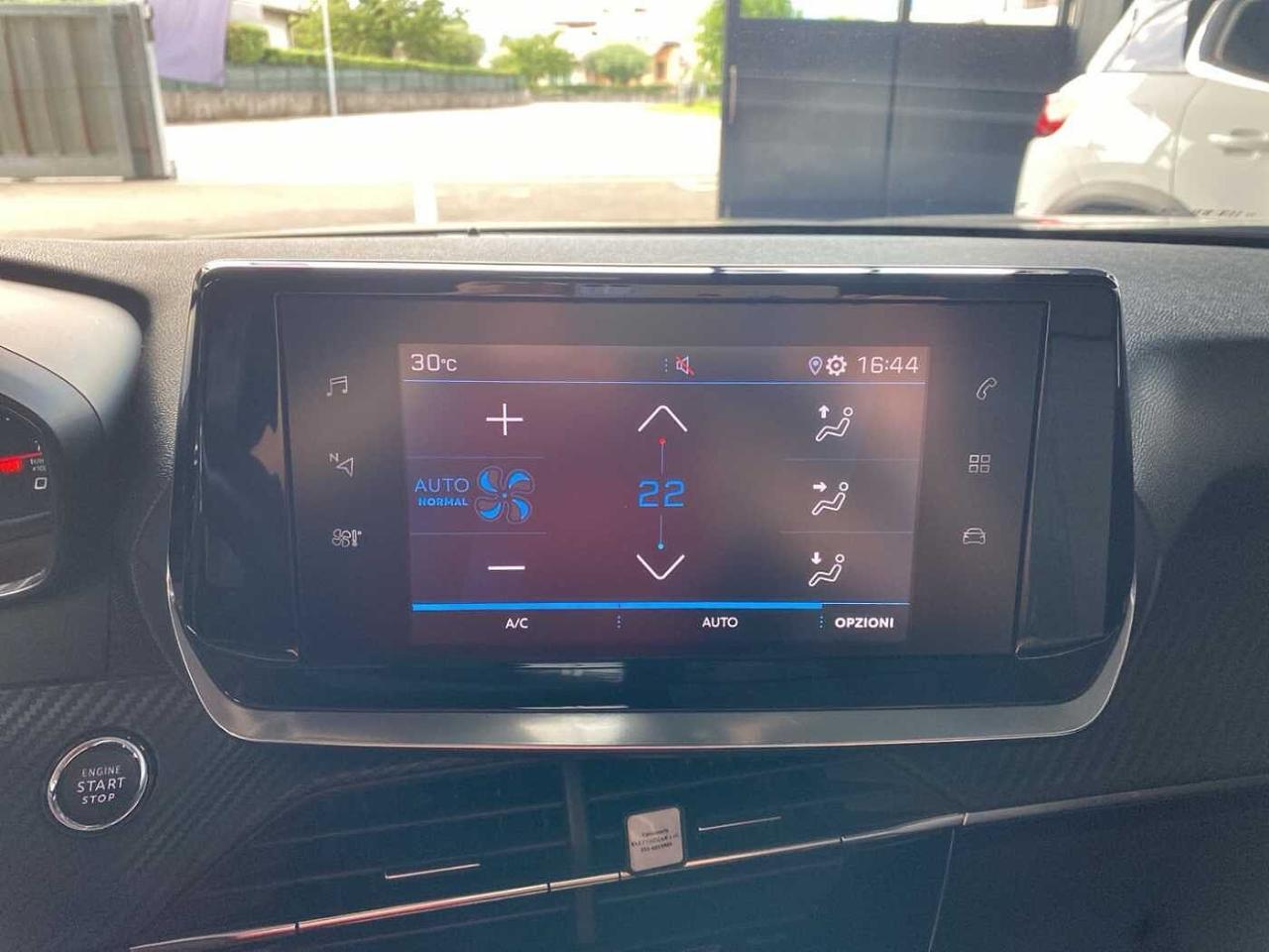 Peugeot Peugeot 2008 usata, con sistema di navigazione