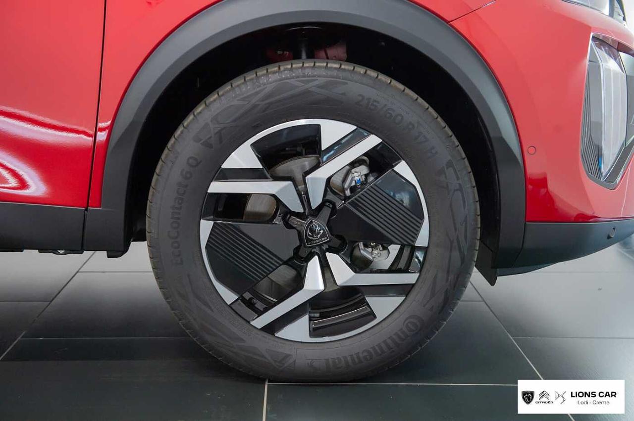 Peugeot Peugeot 2008 usata, con consolle alta con appoggiabraccia centrale anteriore e freno di stazionamento elettrico