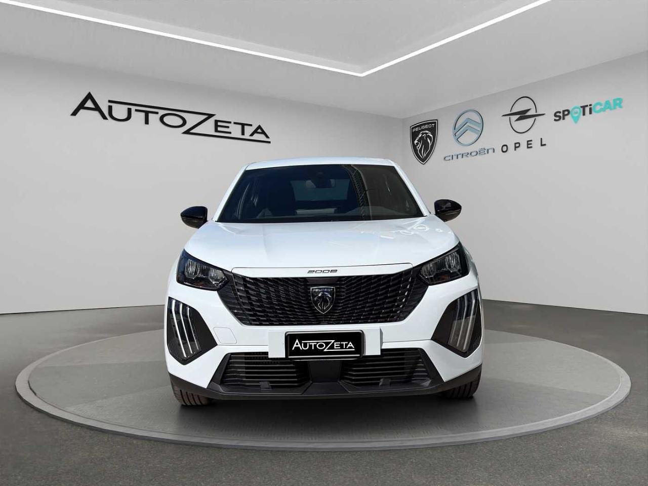 Peugeot Peugeot 2008 usata, con abitacolo e rivestimento del cielo nero