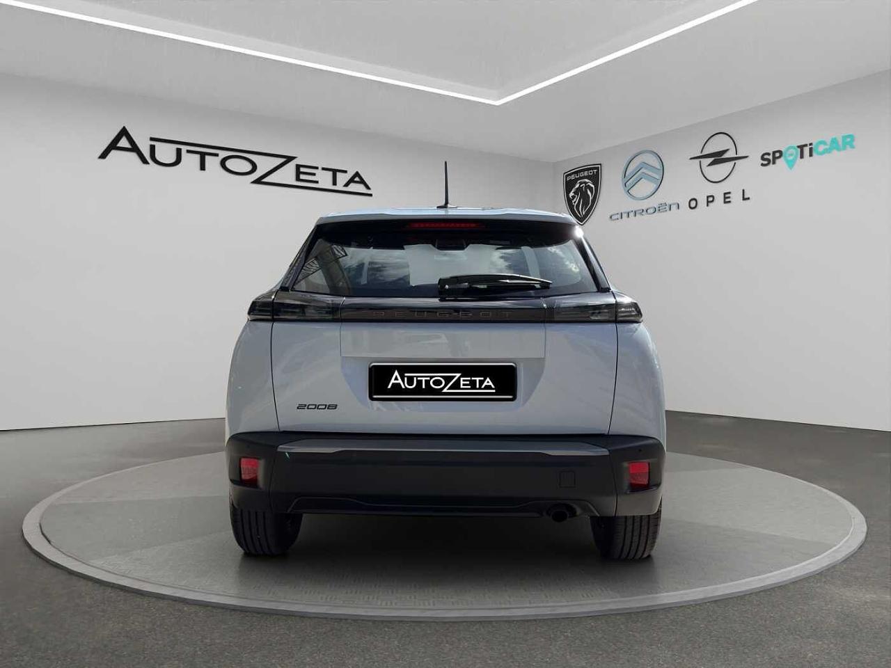 Peugeot Peugeot 2008 usata, con Calandra con dettagli superiori in tinta carrozzeria e inserti della griglia inferiore neri