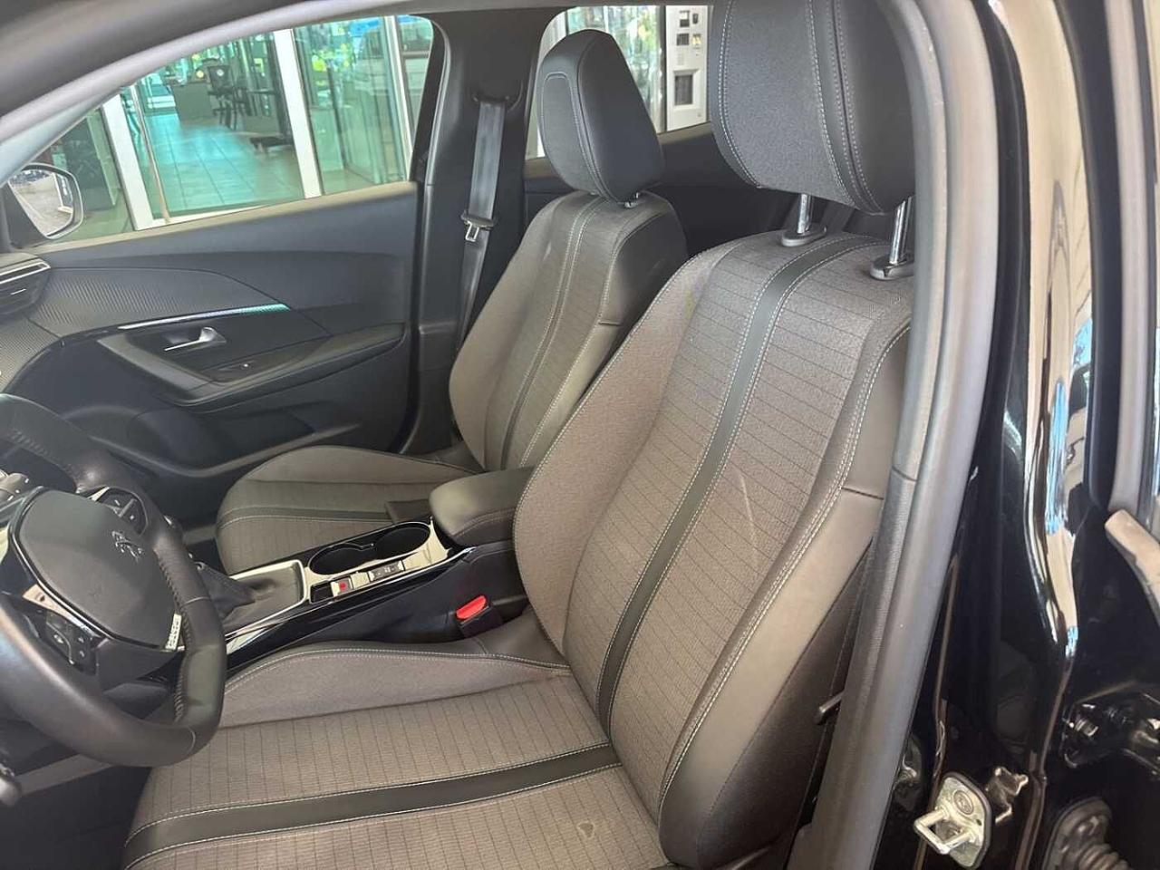 Peugeot Peugeot 2008 usata, con 5 sedili
