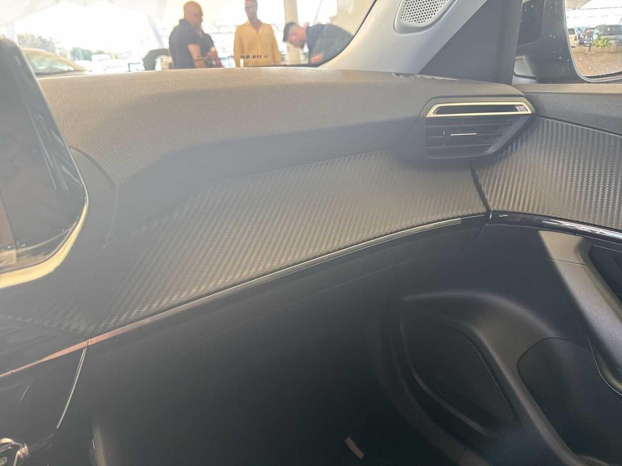 Peugeot Peugeot 2008 usata, con bracciolo porta oggetti