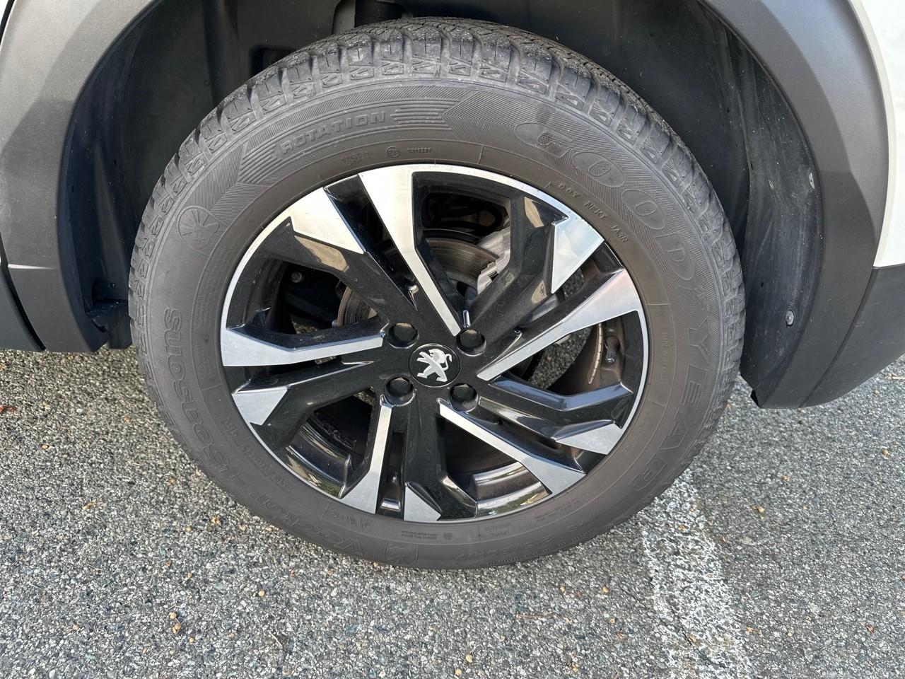 Peugeot Peugeot 2008 usata, con 4 freni a disco con 2 dischi ventilati