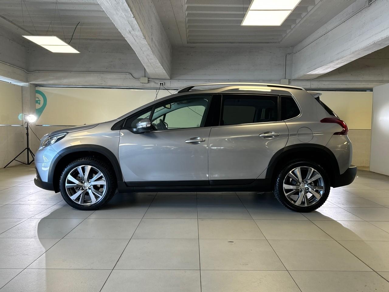 Peugeot Peugeot 2008 usata, con cinture sicurezza post. conducente, cinture sicurezza post. passeggero, cinture sicurezza post. centrale a 3 punti