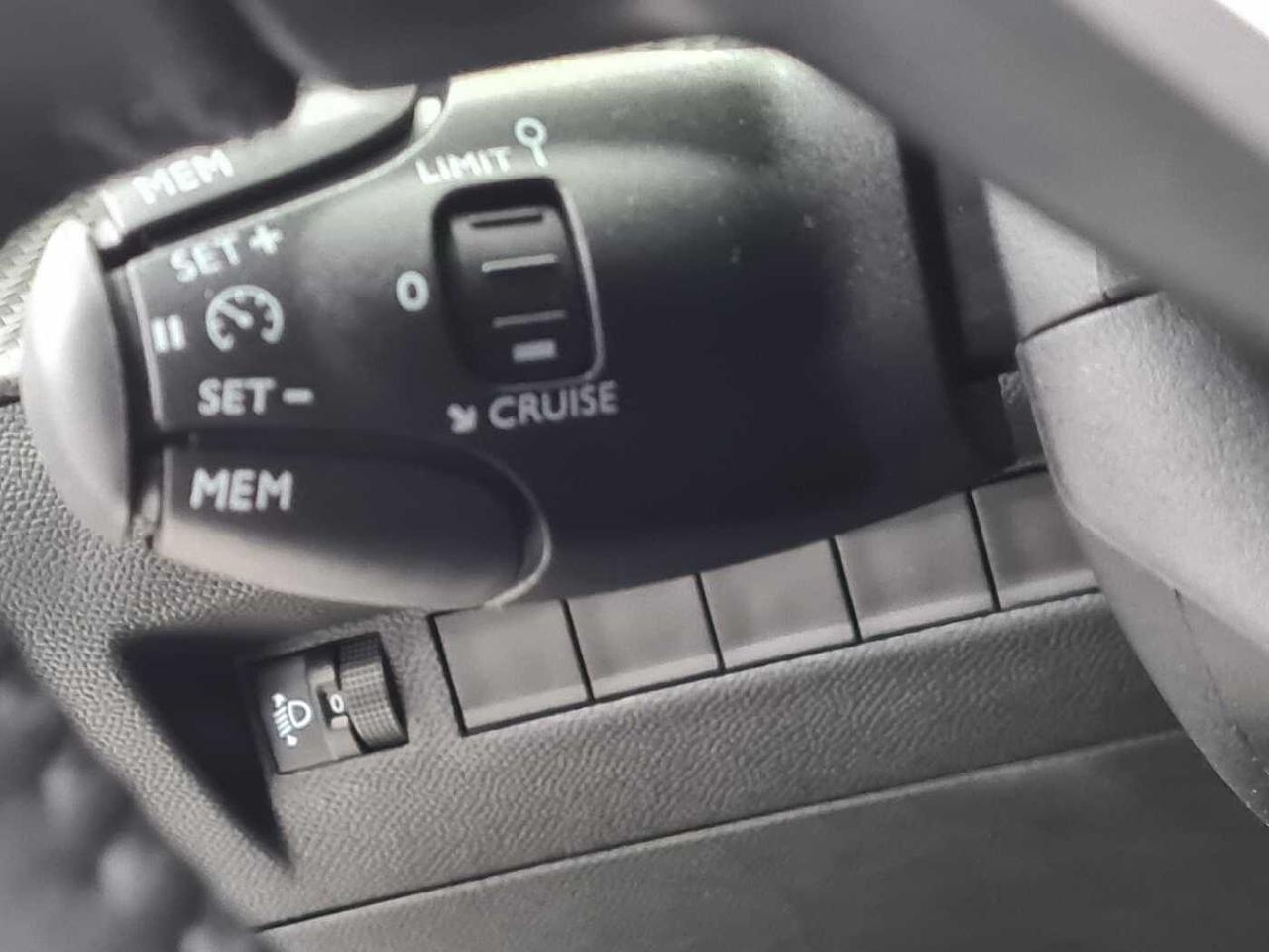 Peugeot Peugeot 2008 usata, con accelerazione: 11
