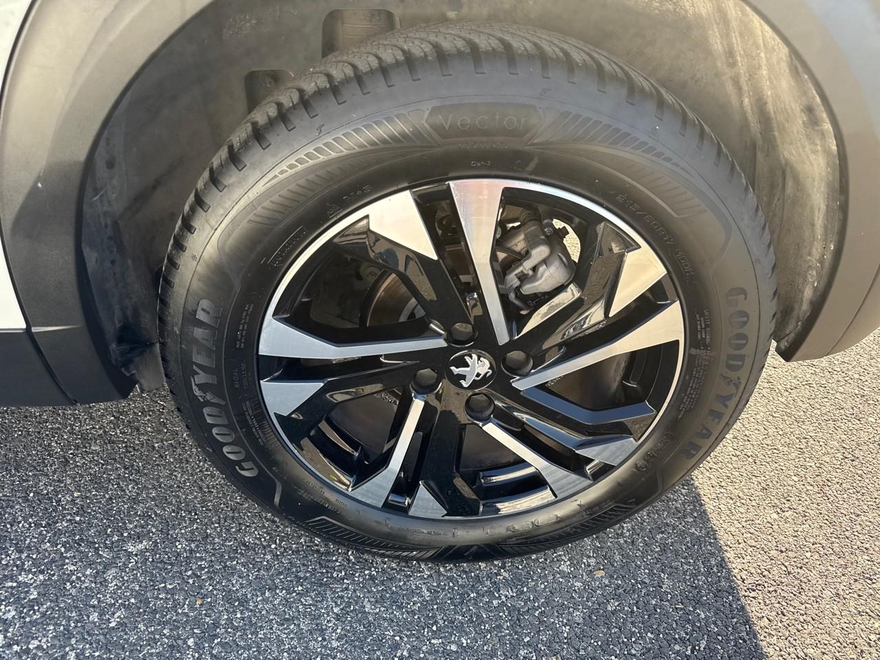 Peugeot Peugeot 2008 usata, con 4 freni a disco con 2 dischi ventilati