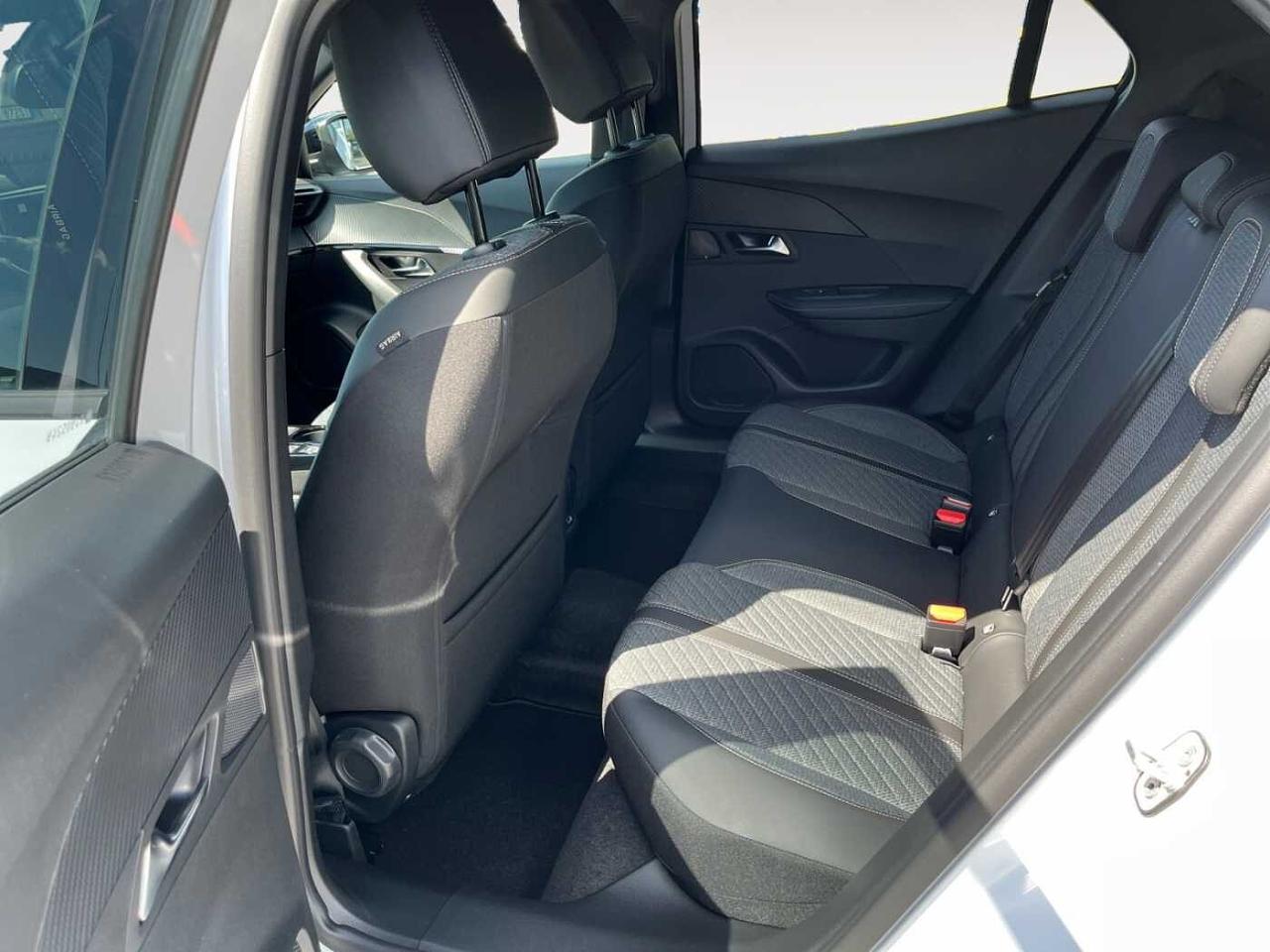 Peugeot Peugeot 2008 usata, con 6 airbags (frontali, laterali, a tendina)