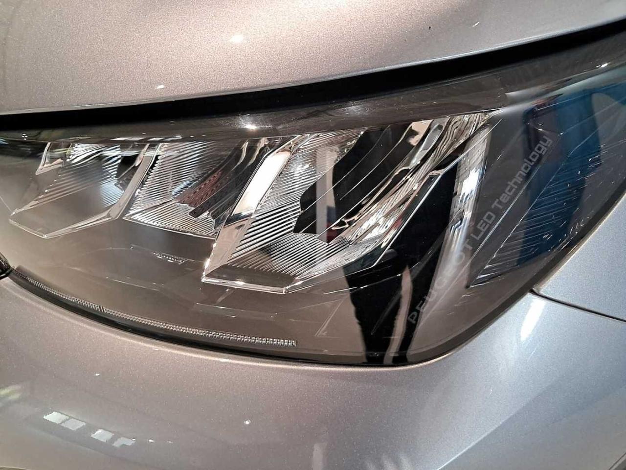 Peugeot Peugeot 2008 usata, con assistente al cambio di corsia