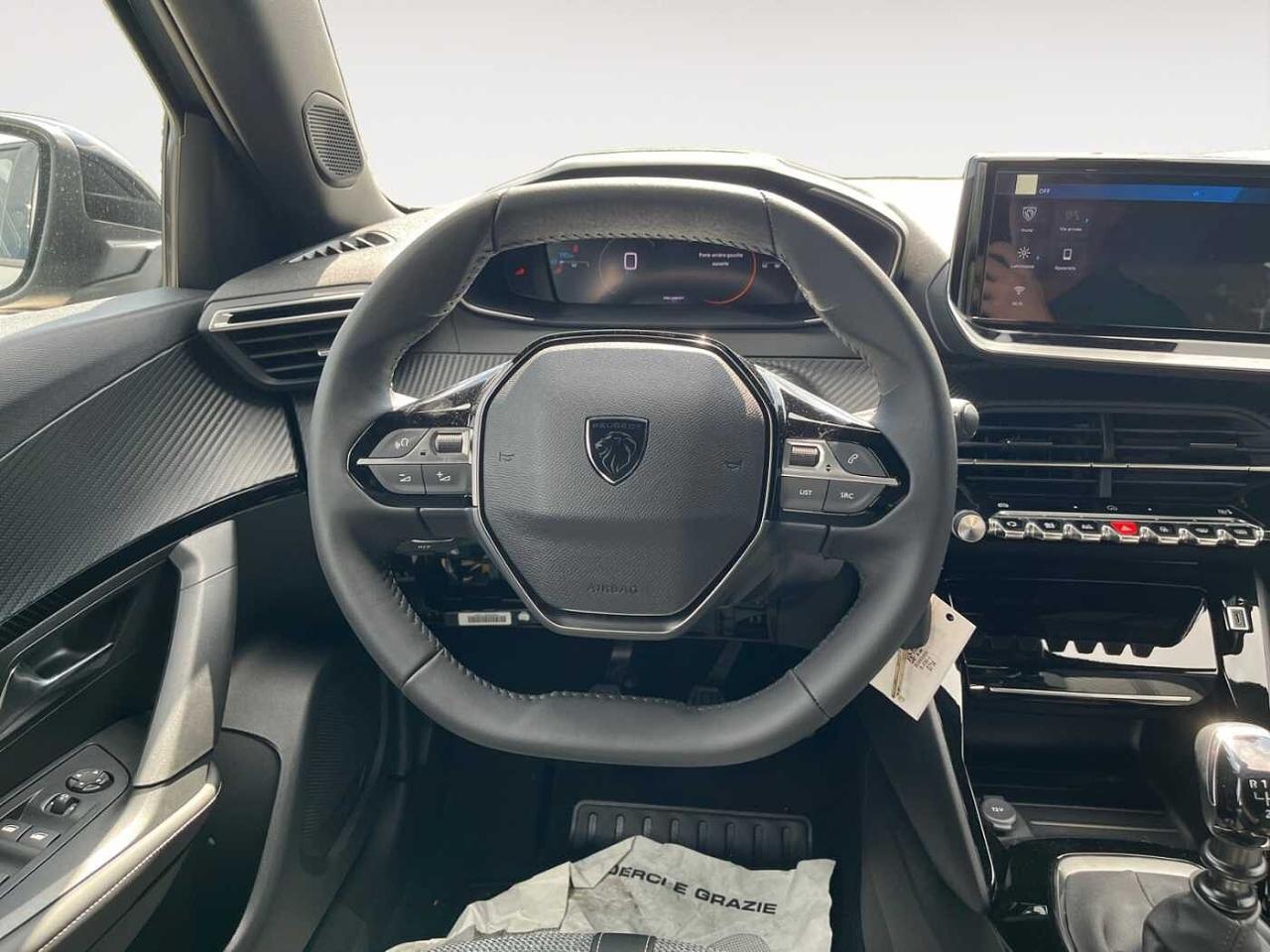 Peugeot Peugeot 2008 usata, con consolle alta con appoggiabraccia centrale anteriore e freno di stazionamento elettrico