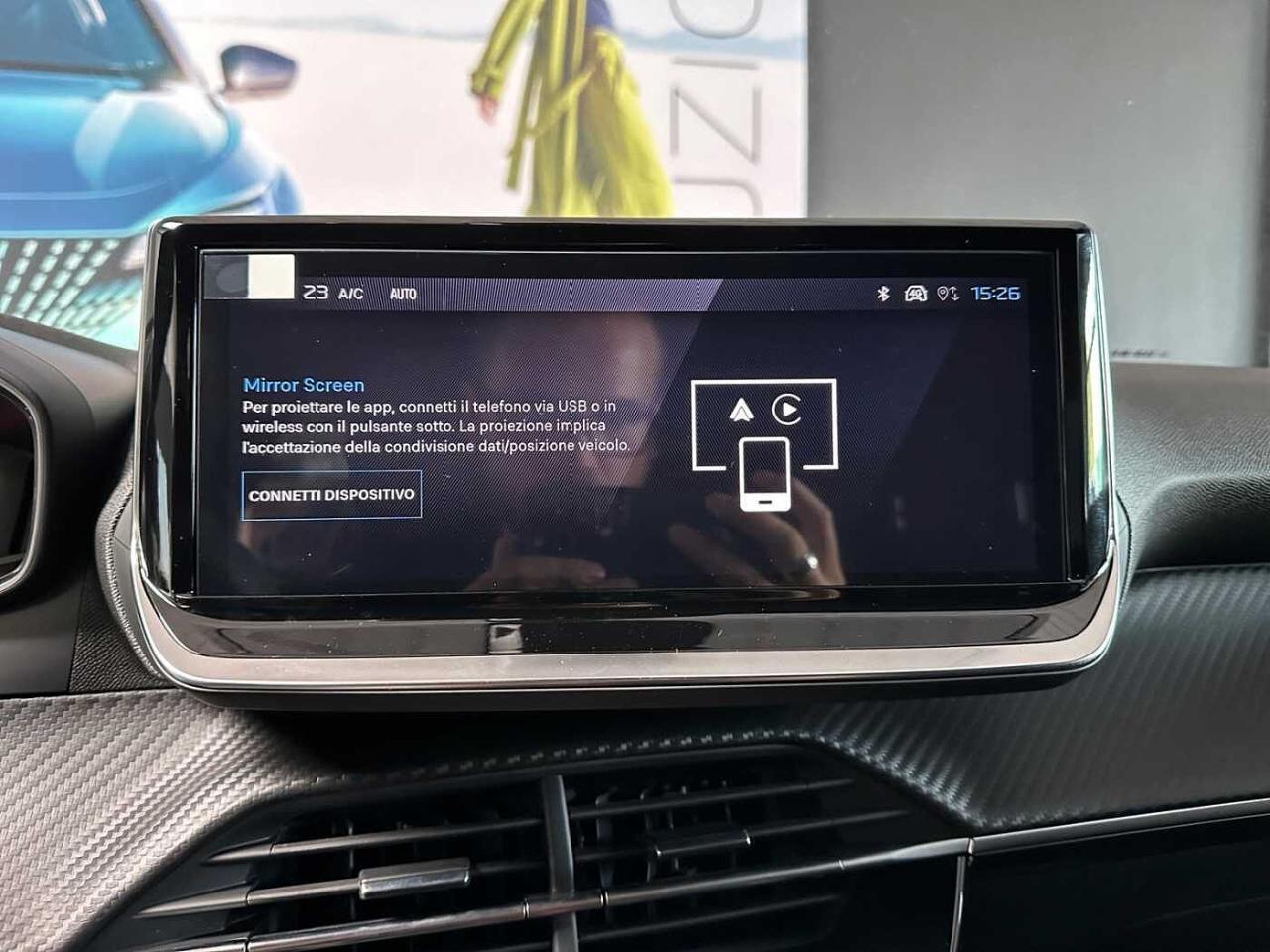 Peugeot Peugeot 2008 usata, con abitacolo e rivestimento del cielo nero