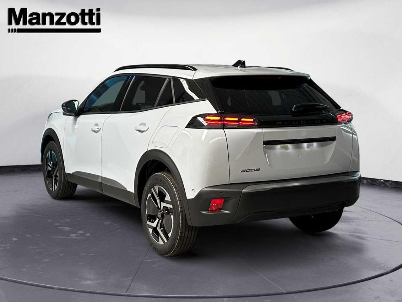 Peugeot Peugeot 2008 usata, con calandra con inserti della griglia inferiore grigio meteorite