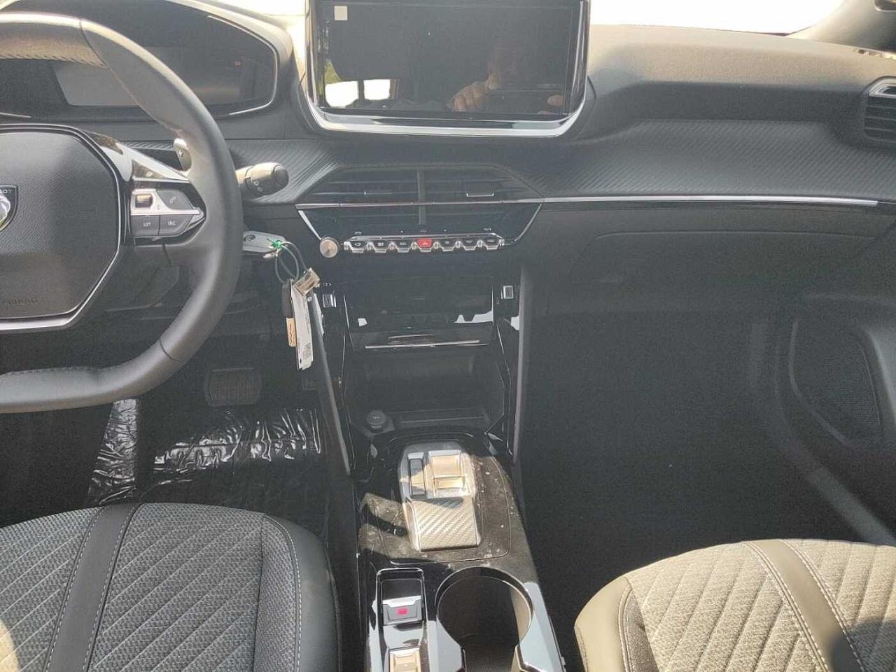 Peugeot Peugeot 2008 usata, con cerchi in lega leggera