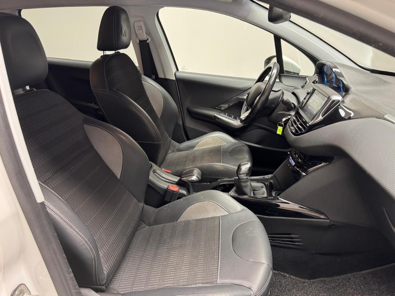 Peugeot Peugeot 2008 usata, con fendinebbia