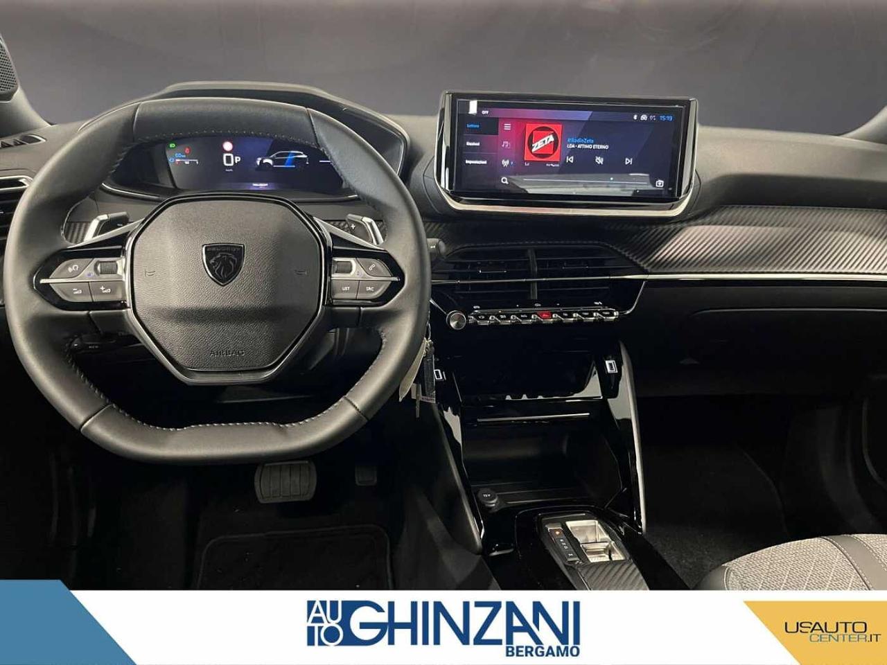 Peugeot Peugeot 2008 usata, con appoggiabraccia delle porte anteriori e posteriori in tessuto/tep isabella con cuciture quartz