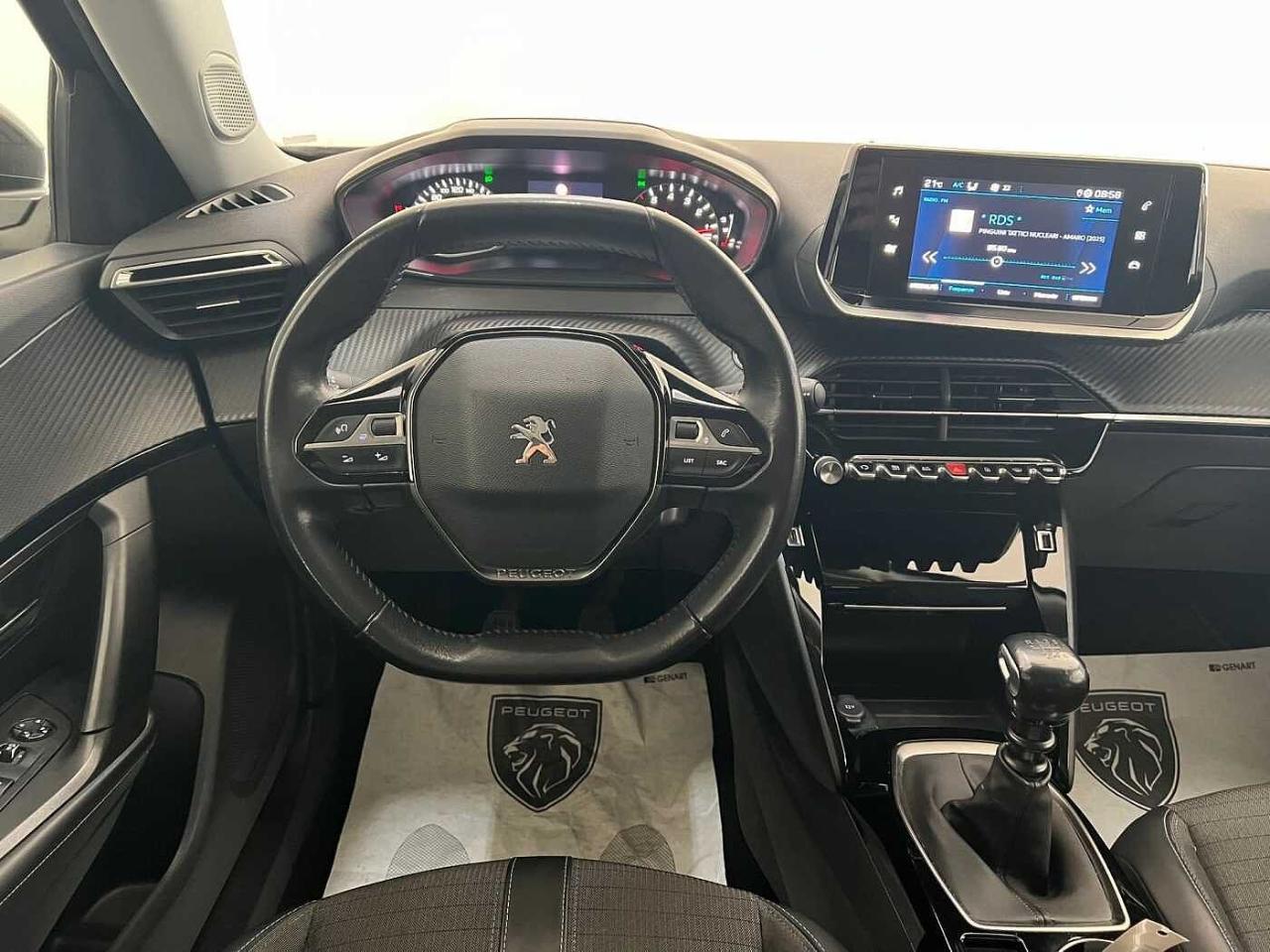 Peugeot Peugeot 2008 usata, con interno antracite