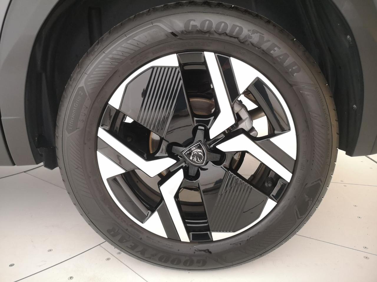 Peugeot Peugeot 2008 usata, con cerchi in lega