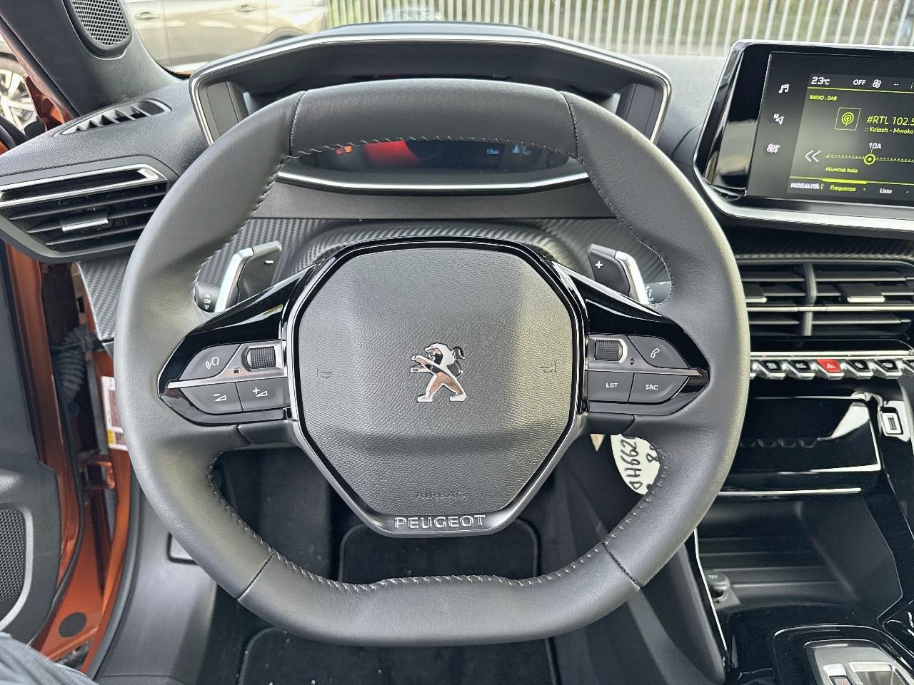 Peugeot Peugeot 2008 usata, con assistenza al parcheggio posteriore e con monitor