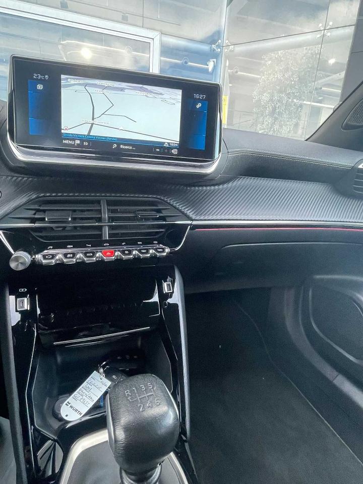 Peugeot Peugeot 2008 usata, con assistente al cambio di corsia