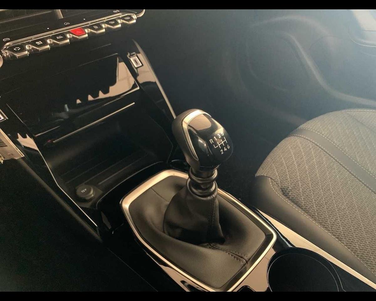 Peugeot Peugeot 2008 usata, con 6 marce