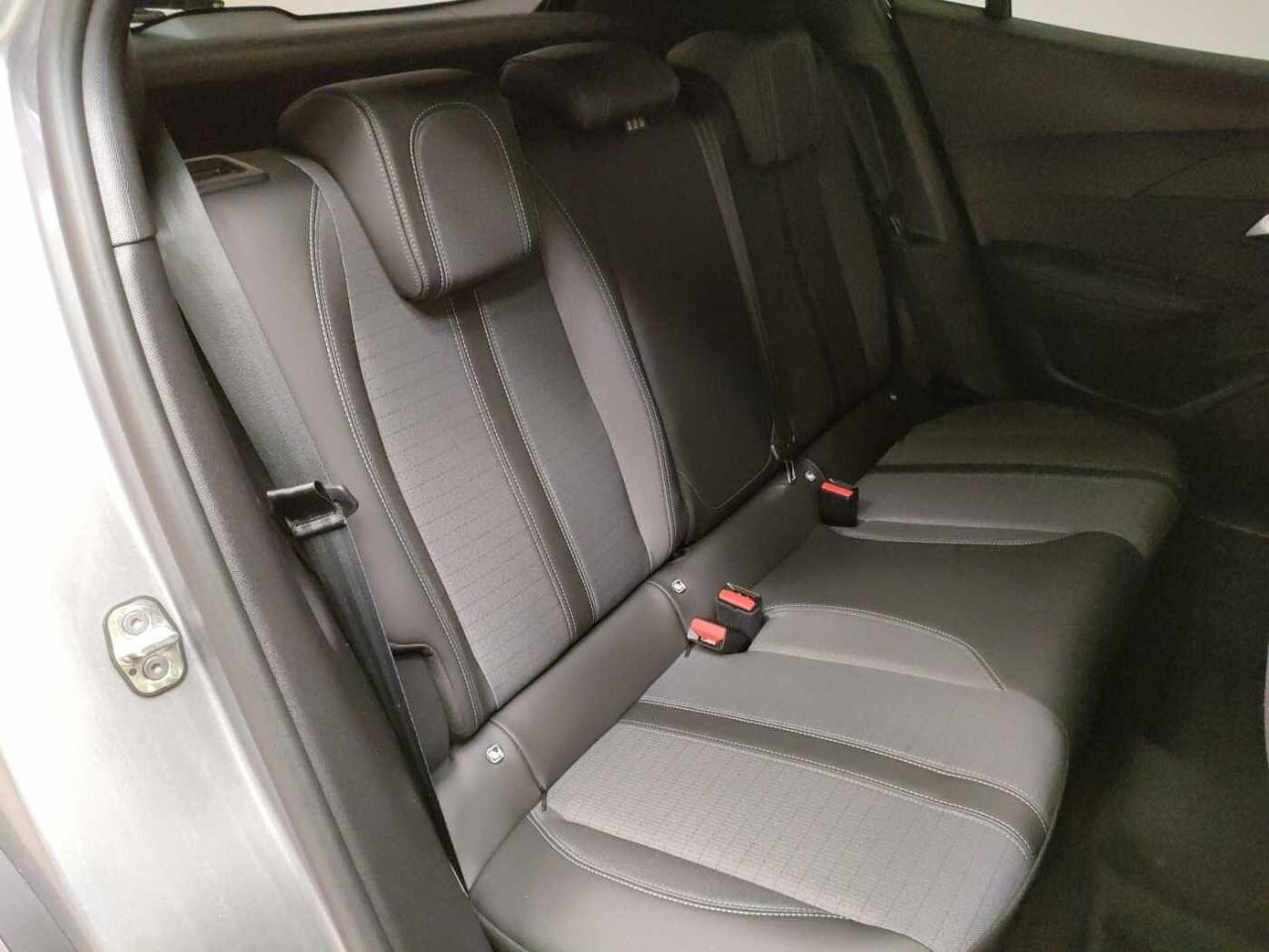 Peugeot Peugeot 2008 usata, con 6 marce