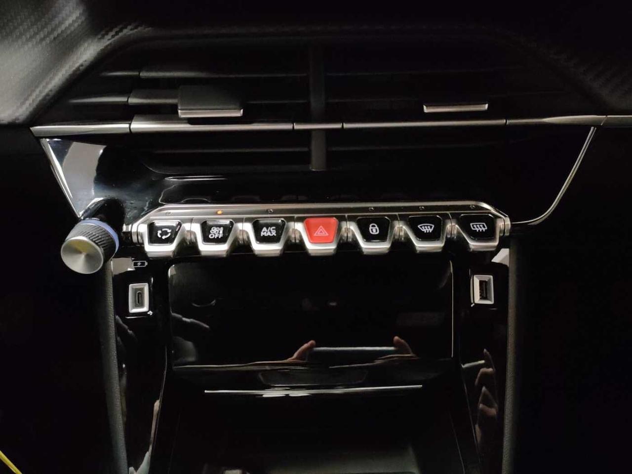 Peugeot Peugeot 2008 usata, con alzacristalli anteriori e posteriori elettrici sequenziali con funzione antipizzicamento