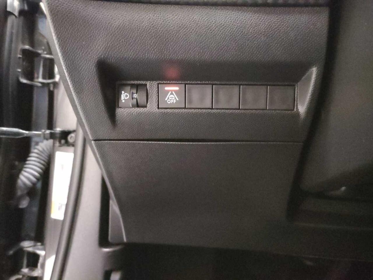 Peugeot Peugeot 2008 usata, con barre porta tutto