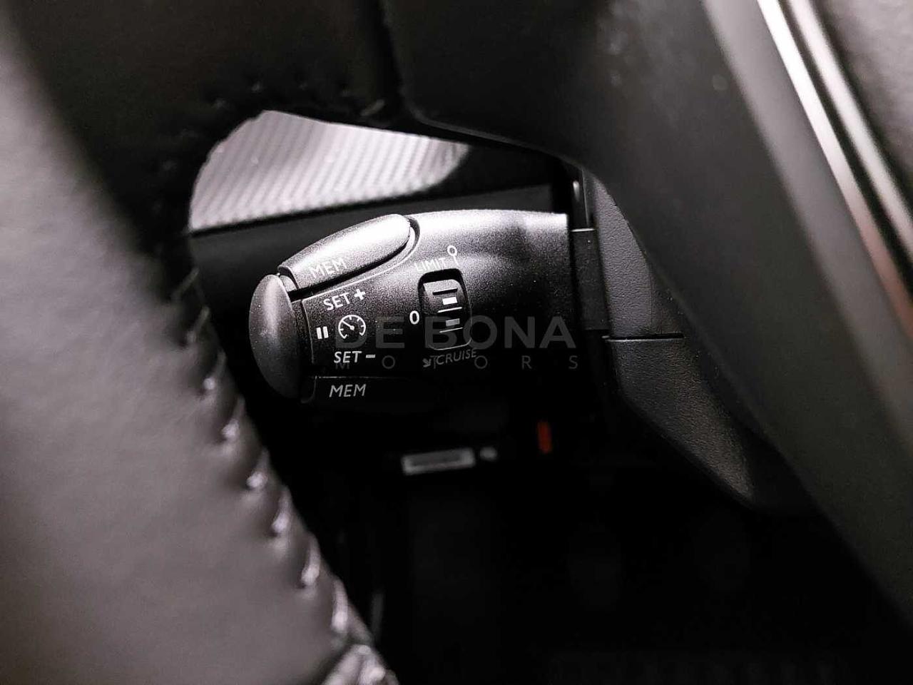 Peugeot Peugeot 2008 usata, con Interno Tessuto CASUAL LOMSA, cuciture Quartz