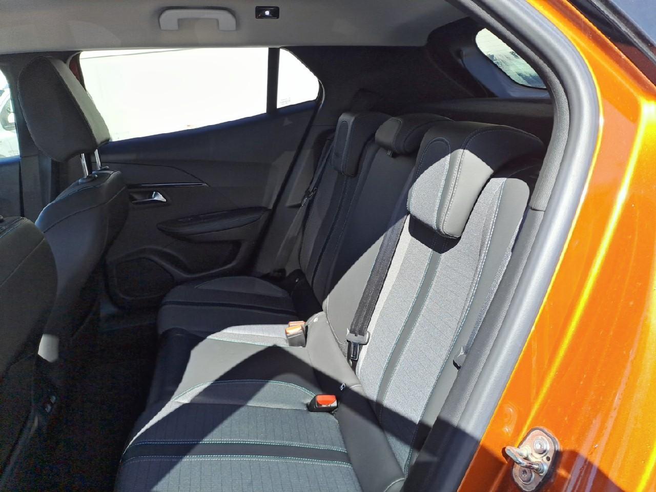 Peugeot Peugeot 2008 usata, con 3,50 display multifunzionale pannello strumenti 1 e 8,9, 7,00 display multifunzionale touch screen, plancia centrale 1 e 17,8