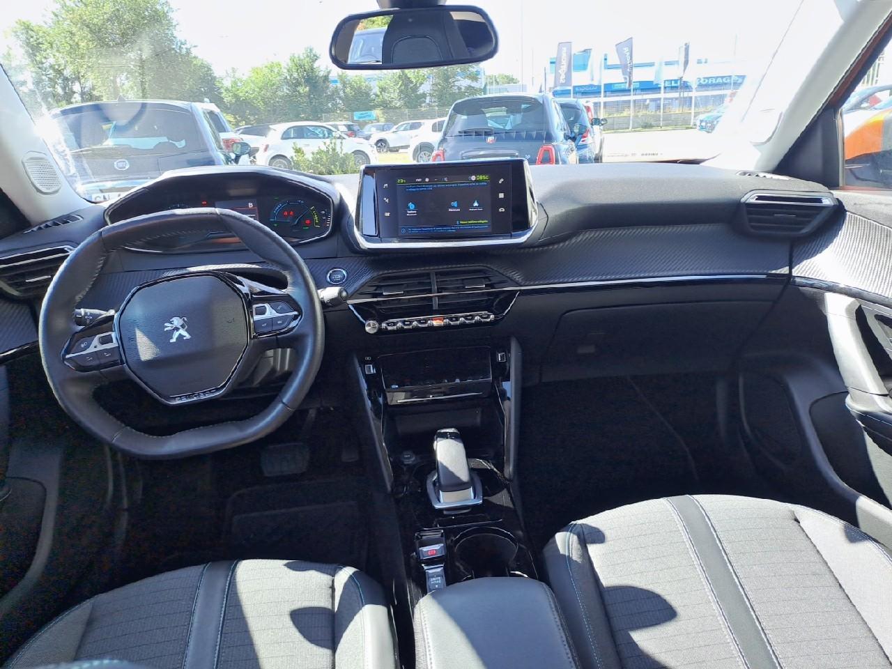 Peugeot Peugeot 2008 usata, con cinture sicurezza post. conducente con pretensionatori, cinture sicurezza post. passeggero con pretensionatori, cinture sicurezza post. centrale a 3 punti