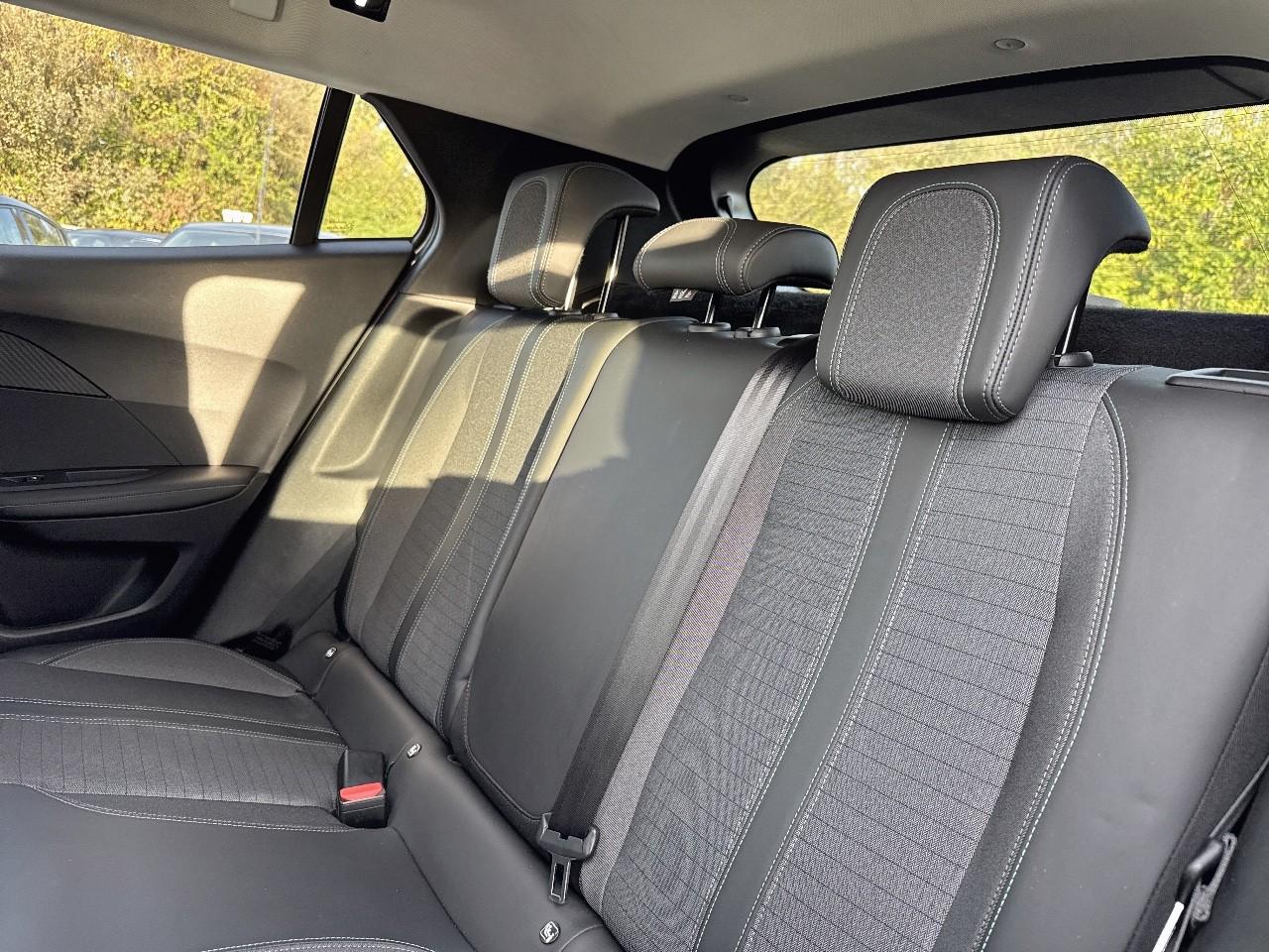 Peugeot Peugeot 2008 usata, con Caricabatterie di bordo da 11 kW