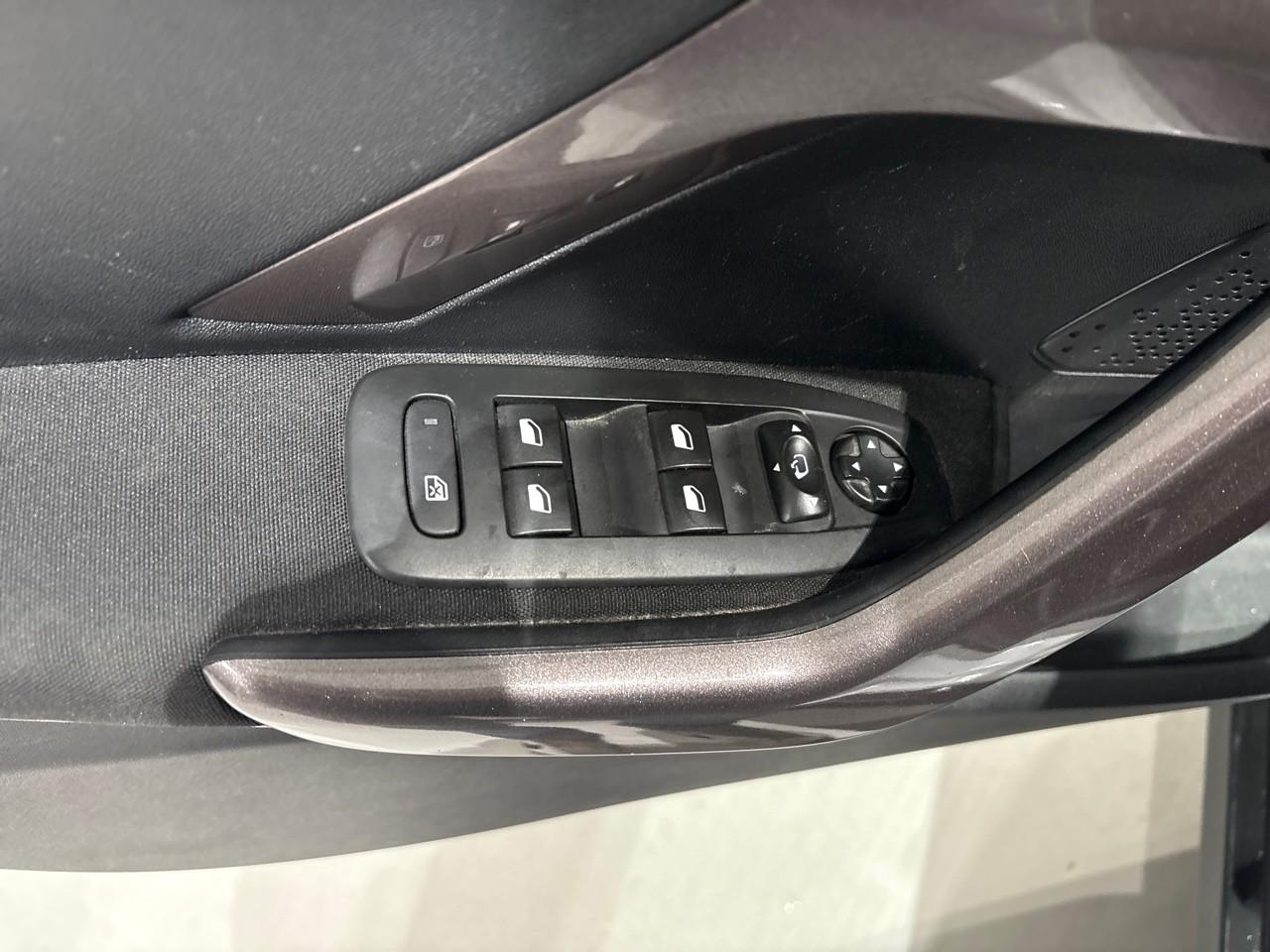 Peugeot Peugeot 2008 usata, con Sistema Keyless