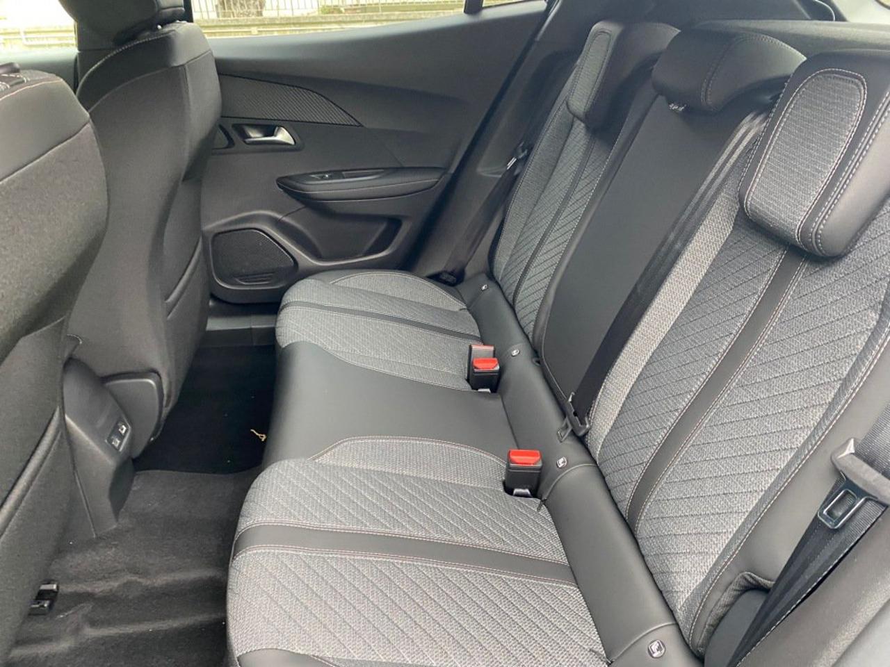 Peugeot Peugeot 2008 usata 27