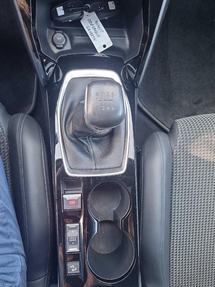 Peugeot 2008 - Foto 4