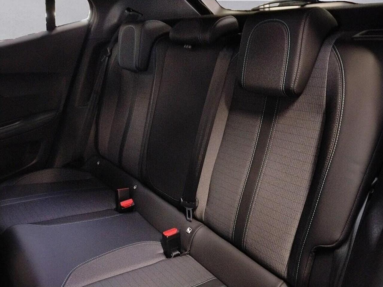 Peugeot 2008 - Foto 5