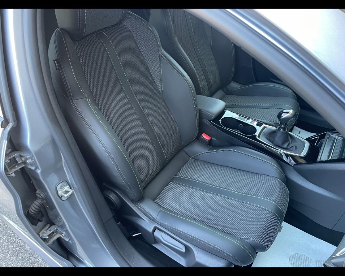 Peugeot Peugeot 208 usata, con cerchi in lega