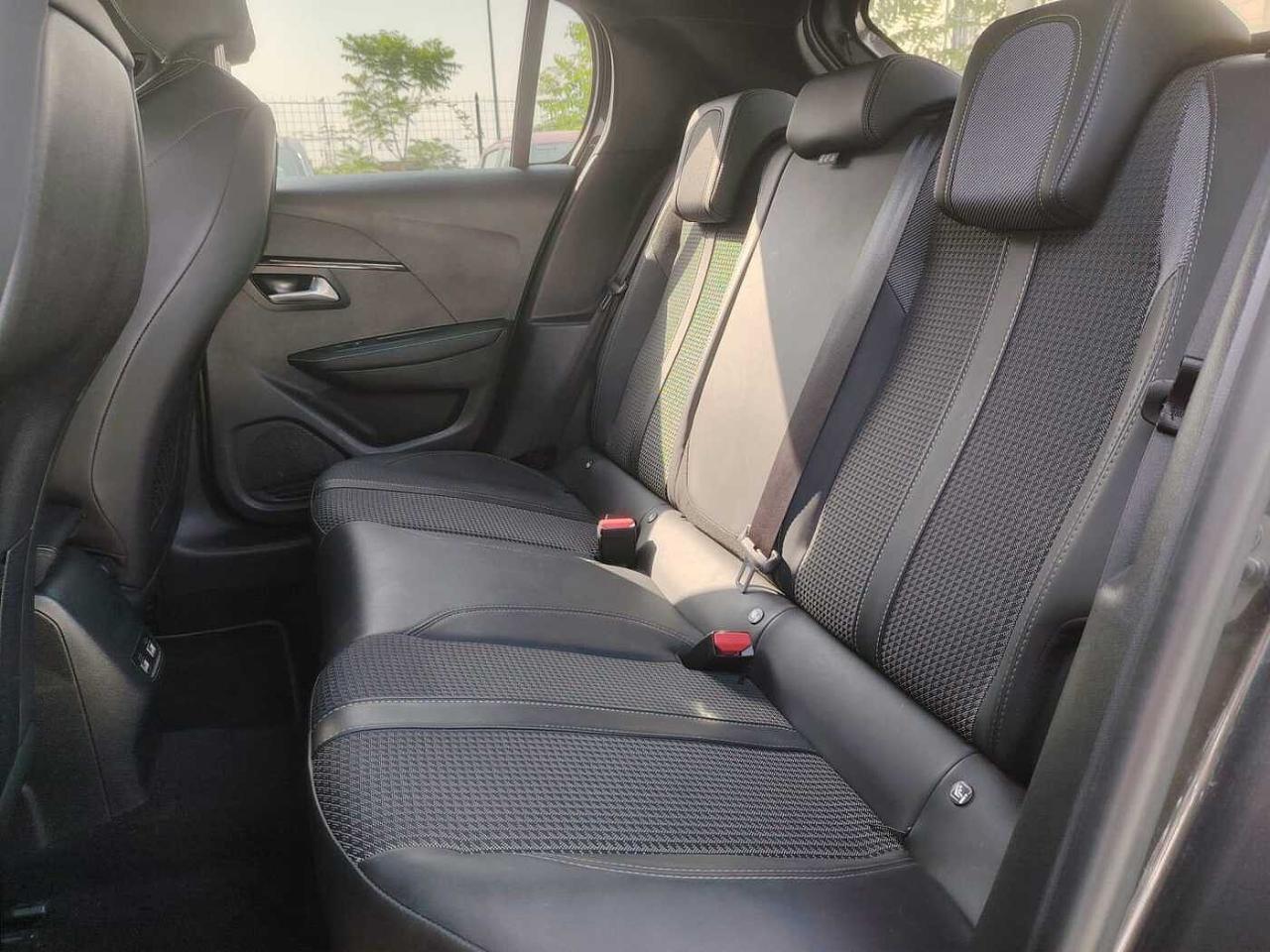 Peugeot Peugeot 208 usata, con 2 fissaggi isofix alle sedute laterali posteriori