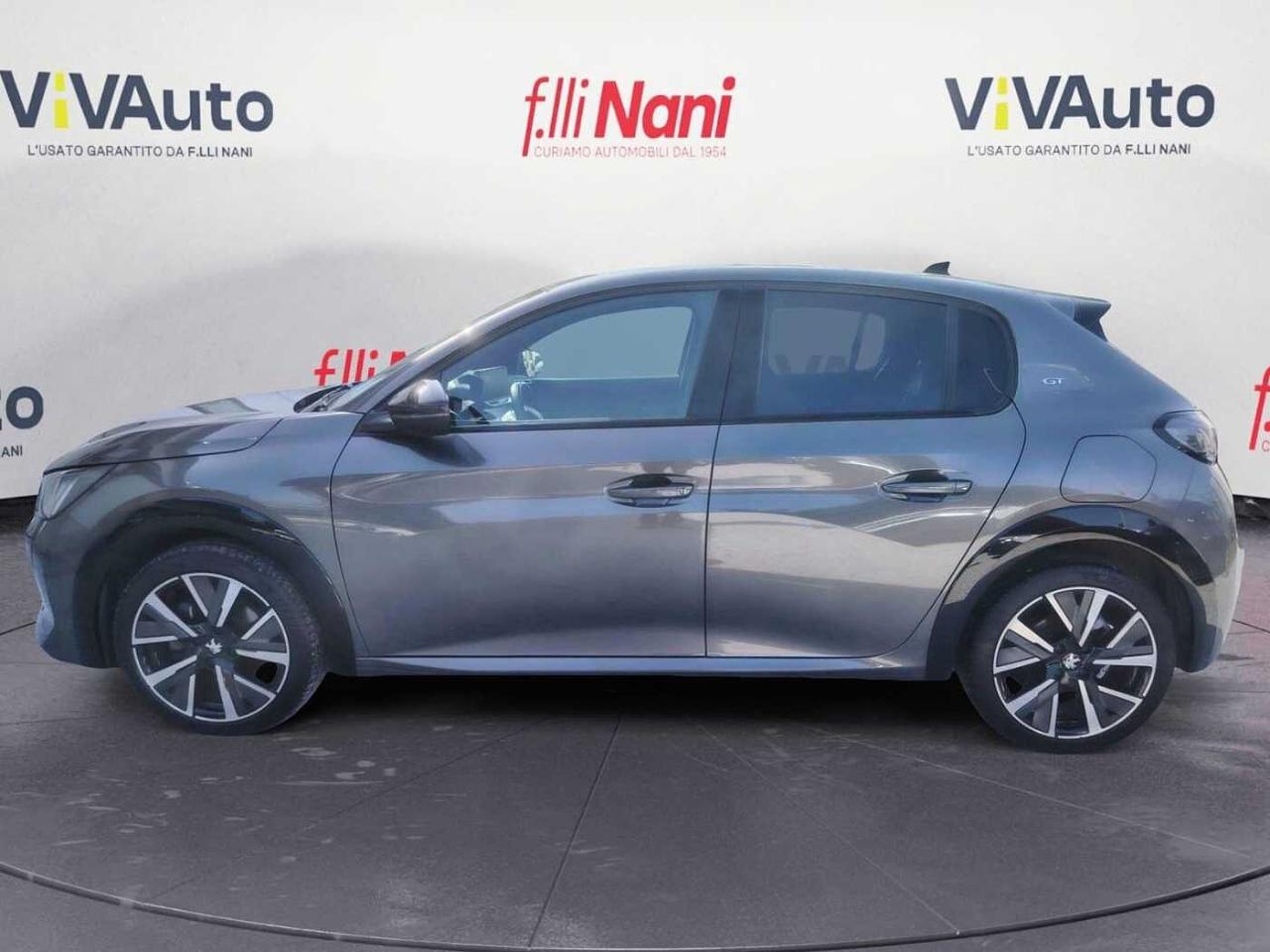 Peugeot Peugeot 208 usata, con bocchette di ventilazione con profili cromati