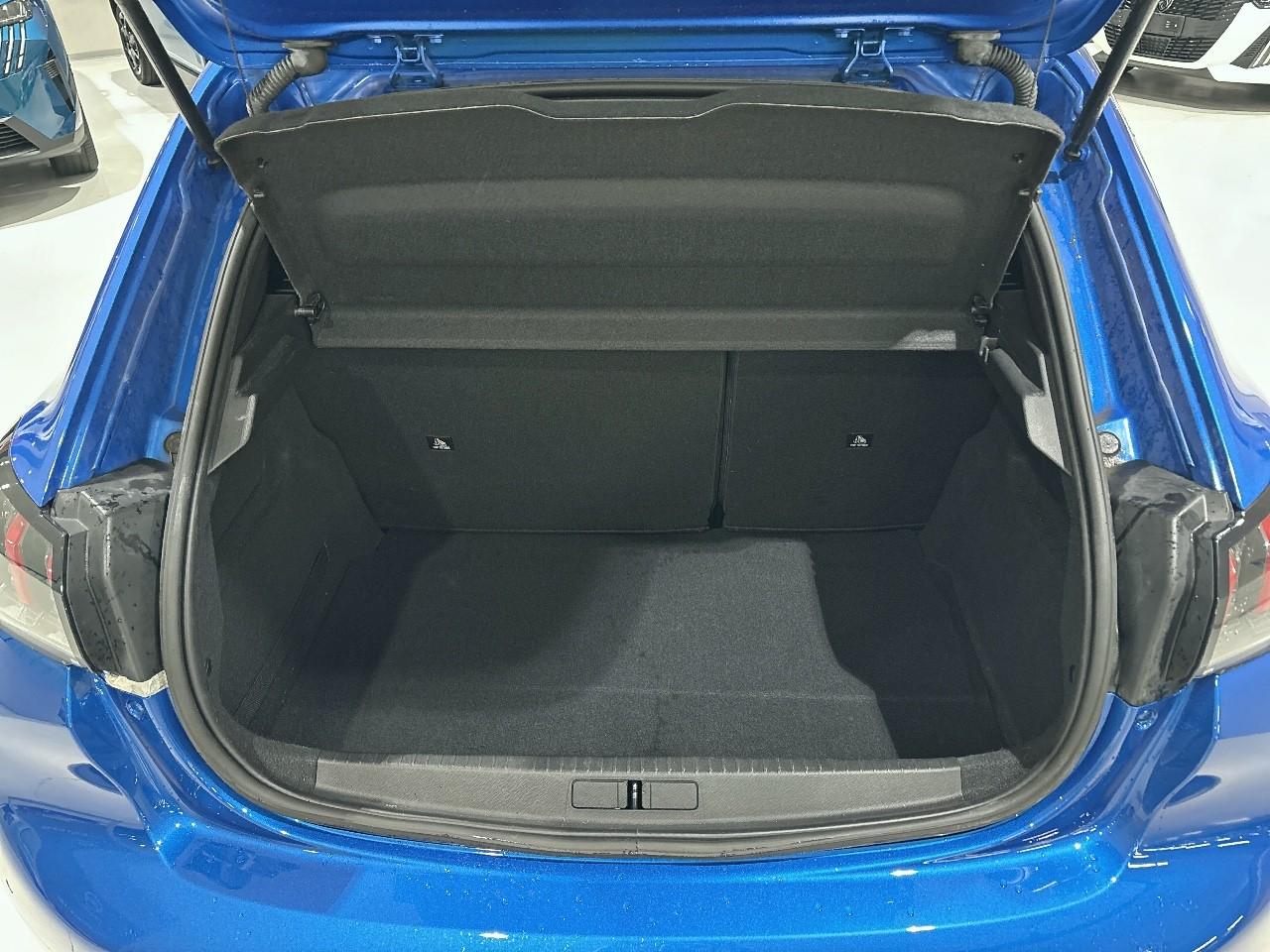 Peugeot Peugeot 208 usata, con chiusura centralizzata a distanza , incl. cristalli elettrici