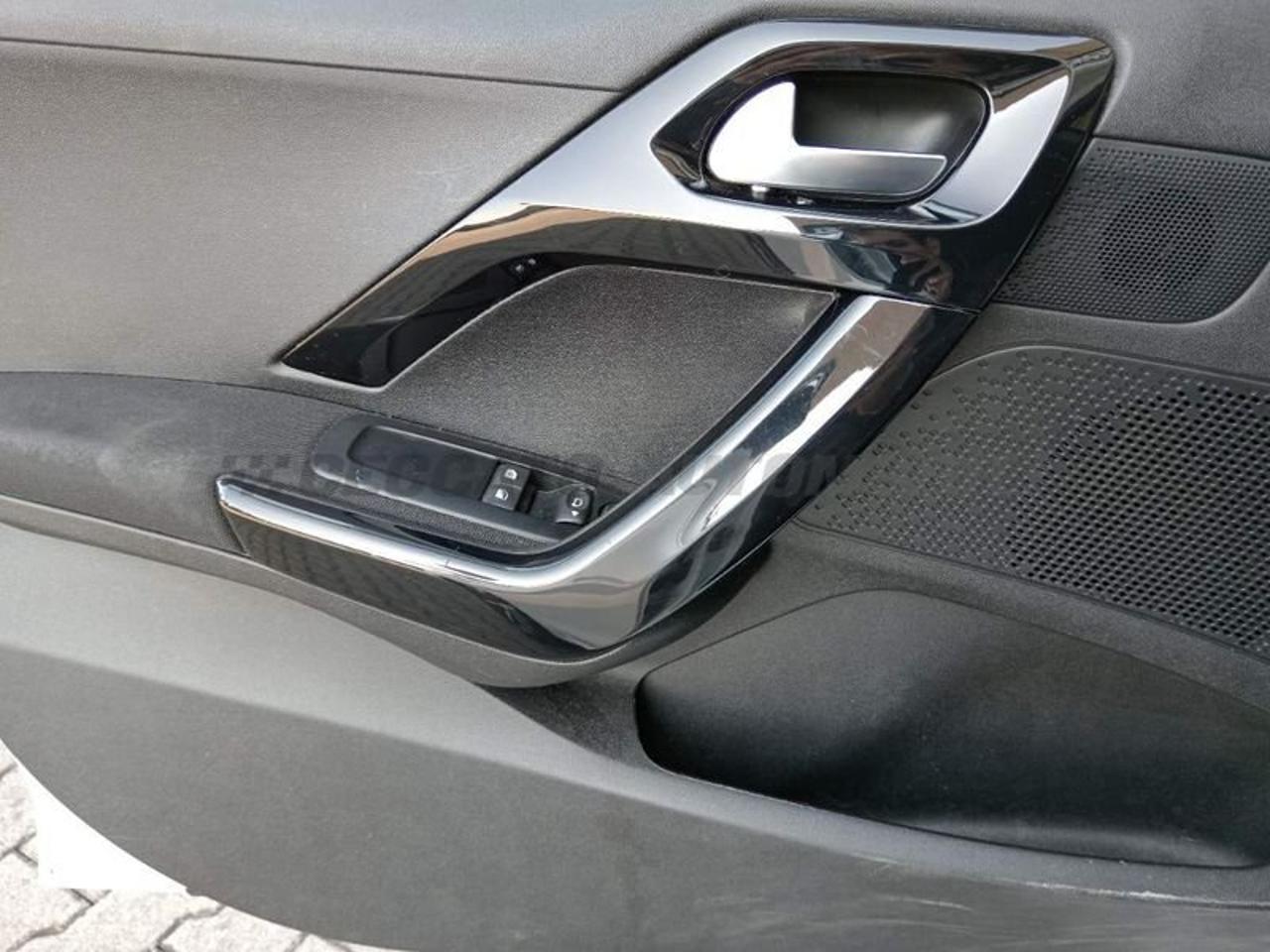 Peugeot Peugeot 208 usata, con chiusura centralizzata