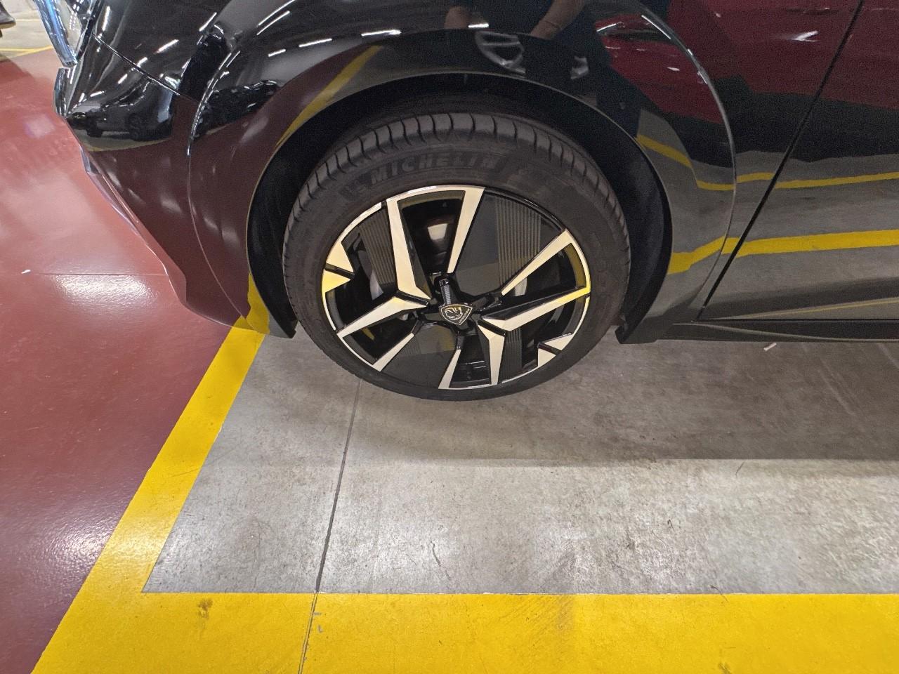 Peugeot Peugeot 208 usata, con 4 freni a disco con 2 dischi ventilati