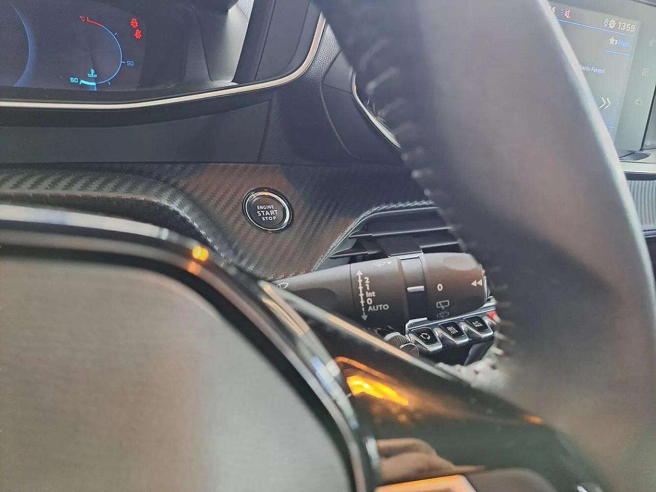 Peugeot Peugeot 208 usata, con accensione automatica luci di emergenza in caso di forte decelerazione