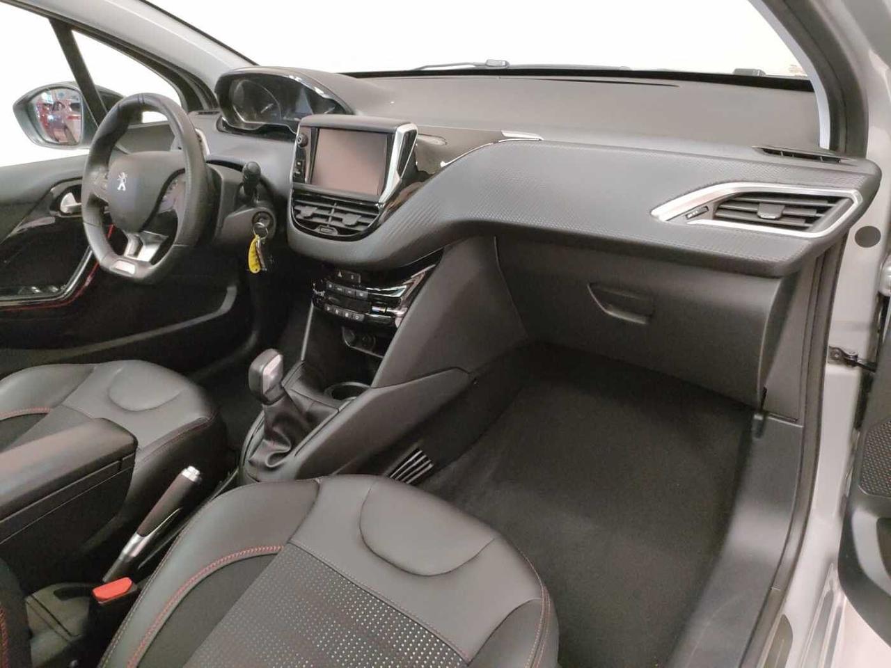 Peugeot Peugeot 208 usata, con 5 marce